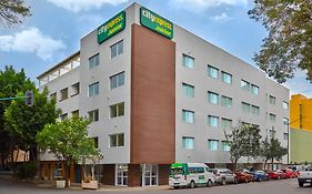 City Express Junior by Marriott Ciudad de México Sullivan